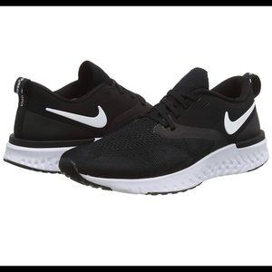 Nike Women’s Odyssey React Flyknit 2 Running Sz 7